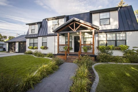 Award Winning Colonial Retreat in Great Falls Montana