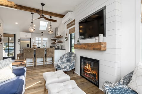 9bac636c-7756-4c1a-84d5-7cad5aa850d7