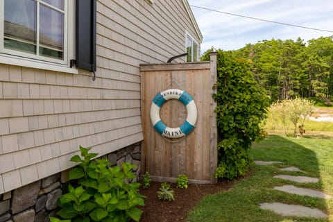 a79473a5-f6f3-4c84-9d90-e24eaee7f96e