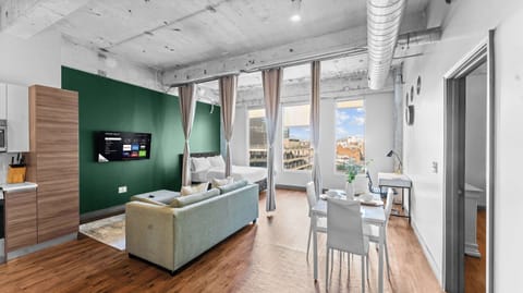  Bright and stylish space with modern decor and stunning city views. 