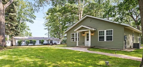 Serenity Lake Vista I + II is perfect for a large group!