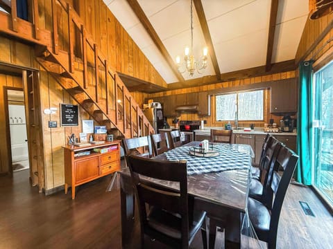 Mountain Top Chalet. A perfect place for your group gathering.