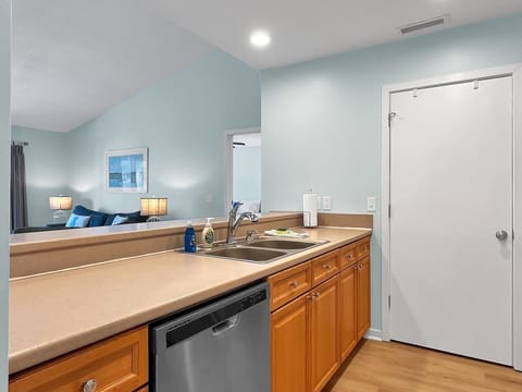 Kitchen, 2 Lagoon Villas, Wild Dunes, Isle of Palms, SC | IOP Escapes