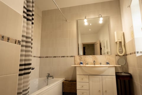 Salle de bains (Appartement n°3)