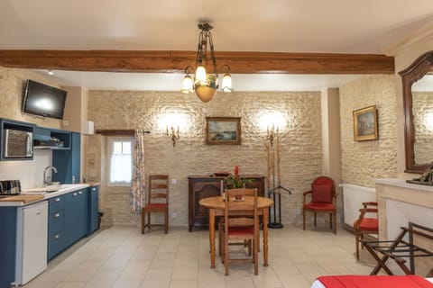 Salle à manger - Cuisine (Studio - 1er étage)