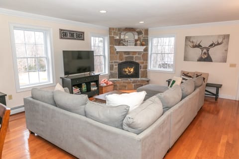 Living Room & Fireplace