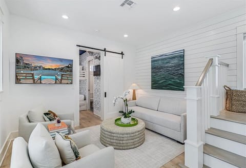 Living Area, 1st Floor
