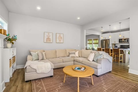 Spacious Seating For the Whole Family