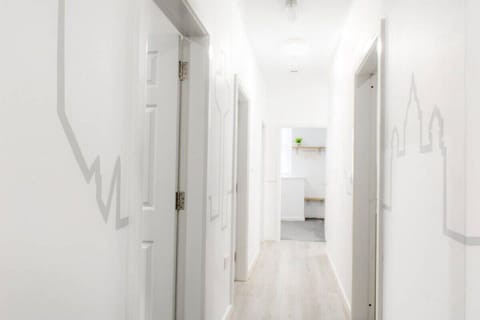 Fleet Nightlife I, Liverpool - Host & Stay