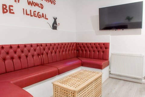 Fleet Nightlife I, Liverpool - Host & Stay