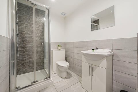 Fleet Nightlife I, Liverpool - Host & Stay