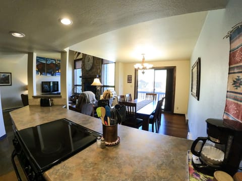 Kitchen / Dinning Room