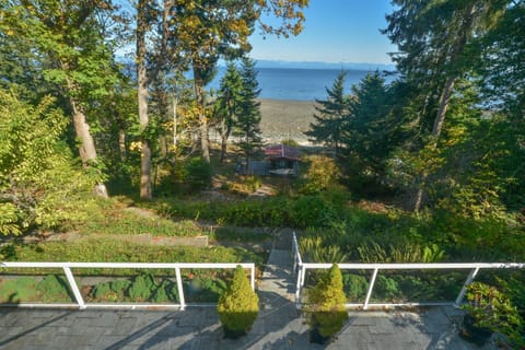 Ocean views just 20 seconds from your door