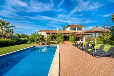 Can Torretes Alcudia Finca for 8 with swimming pool just a few metres from the village 