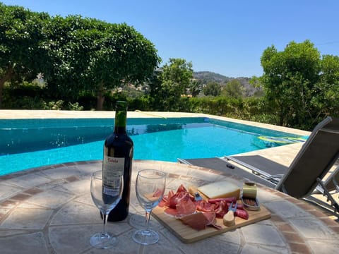 Relax poolside