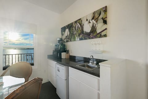 South unit kitchenette