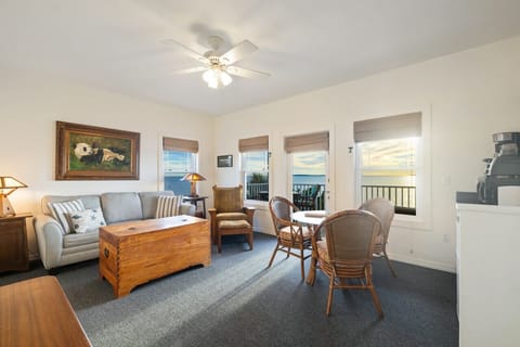 Beautiful living space and endless views and natural light