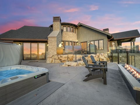 Welcome to Grande Vistas Estate!