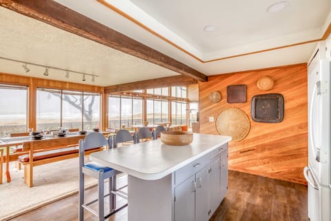 Kitchen Island with seating