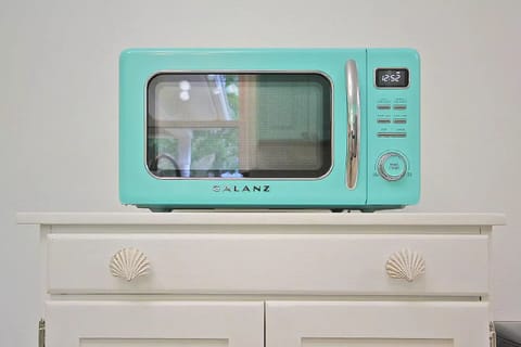 A large microwave makes popcorn or reheating leftovers a breeze.