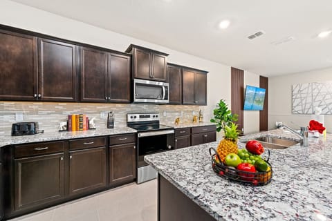 #travel #vacation #airbnbsuperhost #vacationrental #Disney