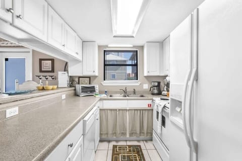 Well-equipped kitchen