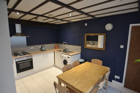 Apartment 7 Open Plan Kitchen and Dinning Area