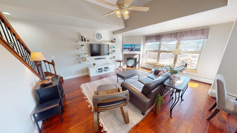 Living Room with Flatscreen, Gas Fireplace - Living Room with Flatscreen, Gas Fireplace