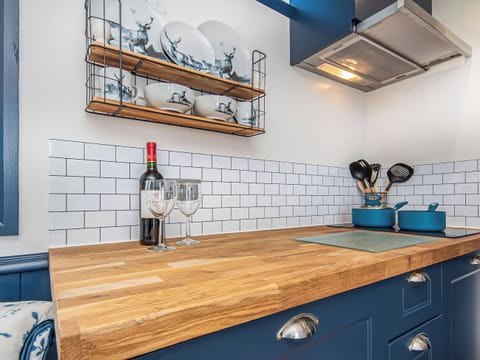 Open plan living space | The Drift Shepherds Hut - Hebridean Views, Gairloch