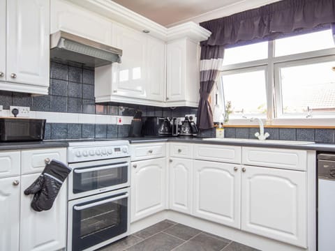 Kitchen | Caledon, Aviemore