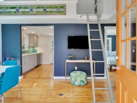 Welcome to the cottage!