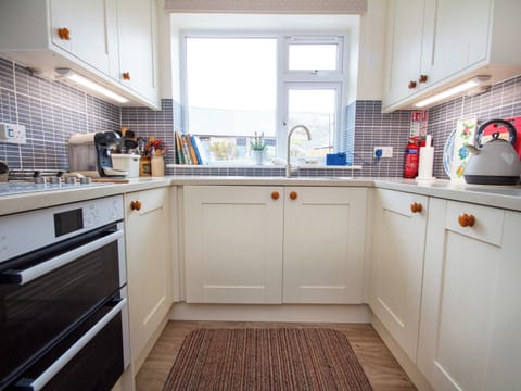 Kitchen | White Cottage - Culmaily Farm, Golspie