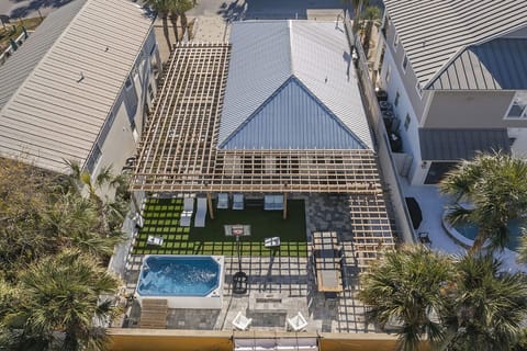 A Wave From It All - Miramar Beach - Exterior