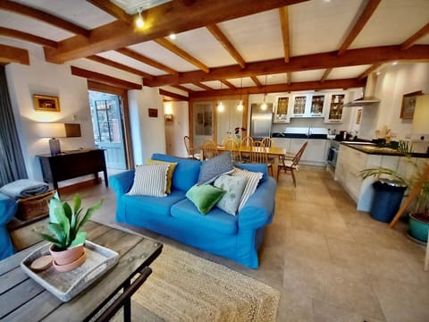 Open plan and on the level living space to suit multi-generational stays