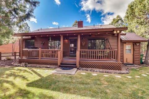 Show Low Vacation Rental | 3BR | 2BA | 3.5 Steps Required | 1,176 Sq Ft