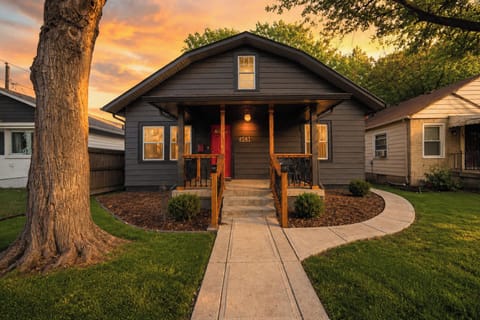 Welcome to Red Door Cottage!