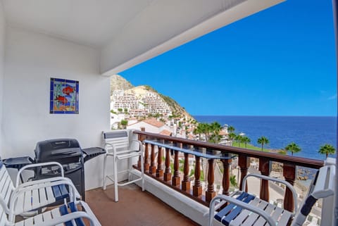 BALCONY TO OCEAN VIEW.jpg