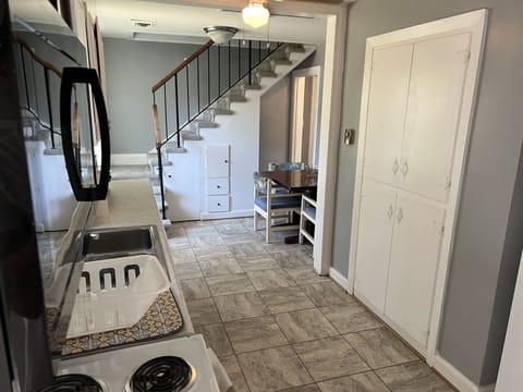 Floor, Flooring, Indoors, Sink, Chair