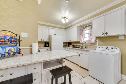 Kitchen | Keurig Coffee Maker | Washer & Dryer | Air Fryer