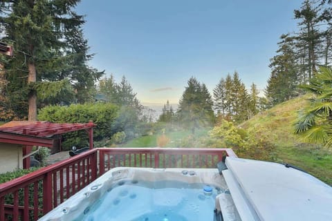 Enjoy private hot tub