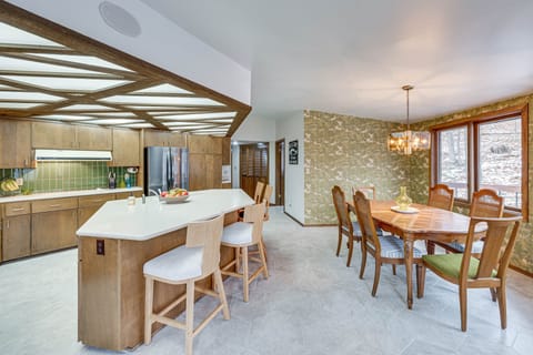 Kitchen | Dining Area