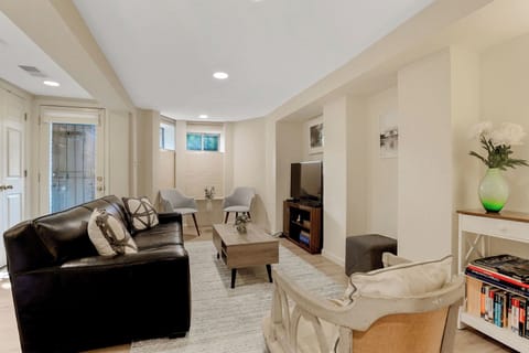 Welcome to your home away from home in Dupont! 