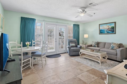Welcome to Grand Caribbean East 105!