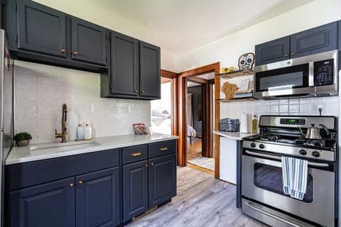 Lower Kitchen / Newly rehabbed / Fully stocked
