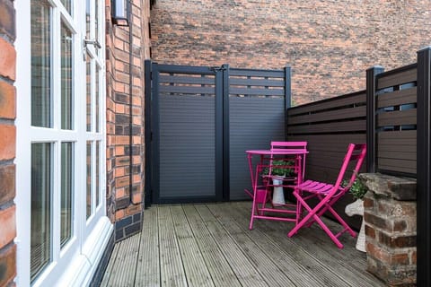 The Pilgrim Coach House, Liverpool - Host & Stay