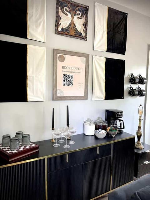 2nd Coffee/Tea Bar, 2nd Level