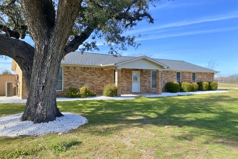 Dark Sky Estate: 3 King Beds  l  3 Acres  l  Sleeps 12 House in Rio Grande