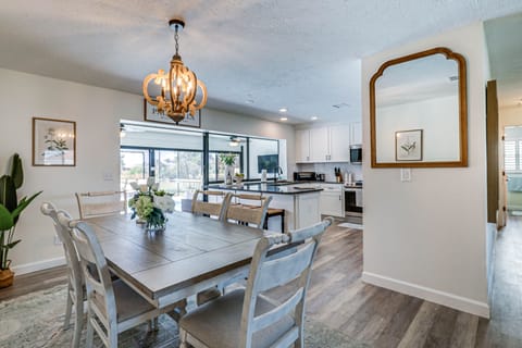 Dining Area | Dishware/Flatware | Trash Bags/Paper Towels