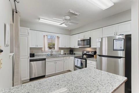 Fully equipped kitchen