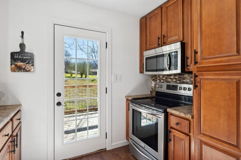 Door to Exterior Deck